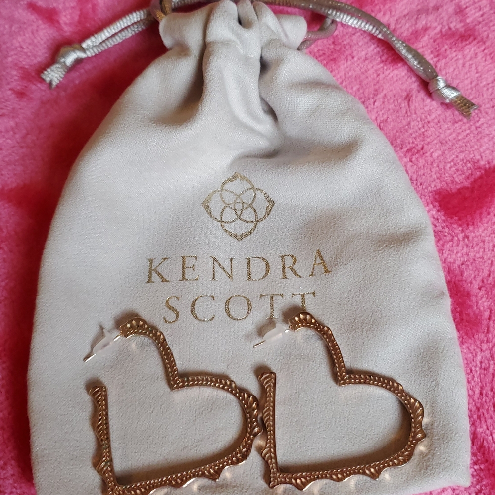 Kendra Scott Gold Heart Earrings